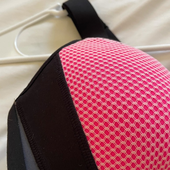 VS 32C Sports Bra, zip front cross back PINK - Picture 5 of 6